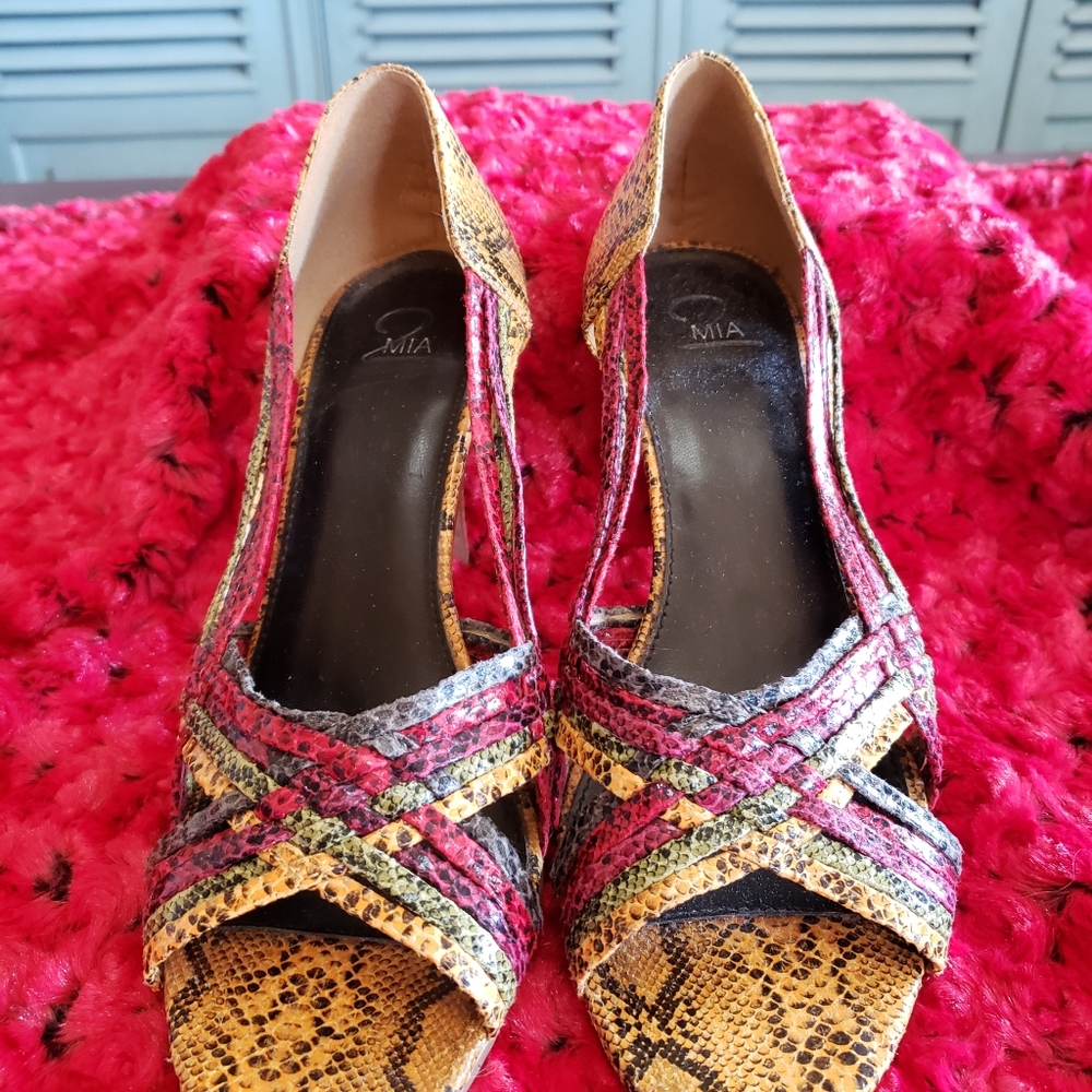 💛👠Mia womens sandals size 7.5 gold with multicolored straps snakeskin look💛👠